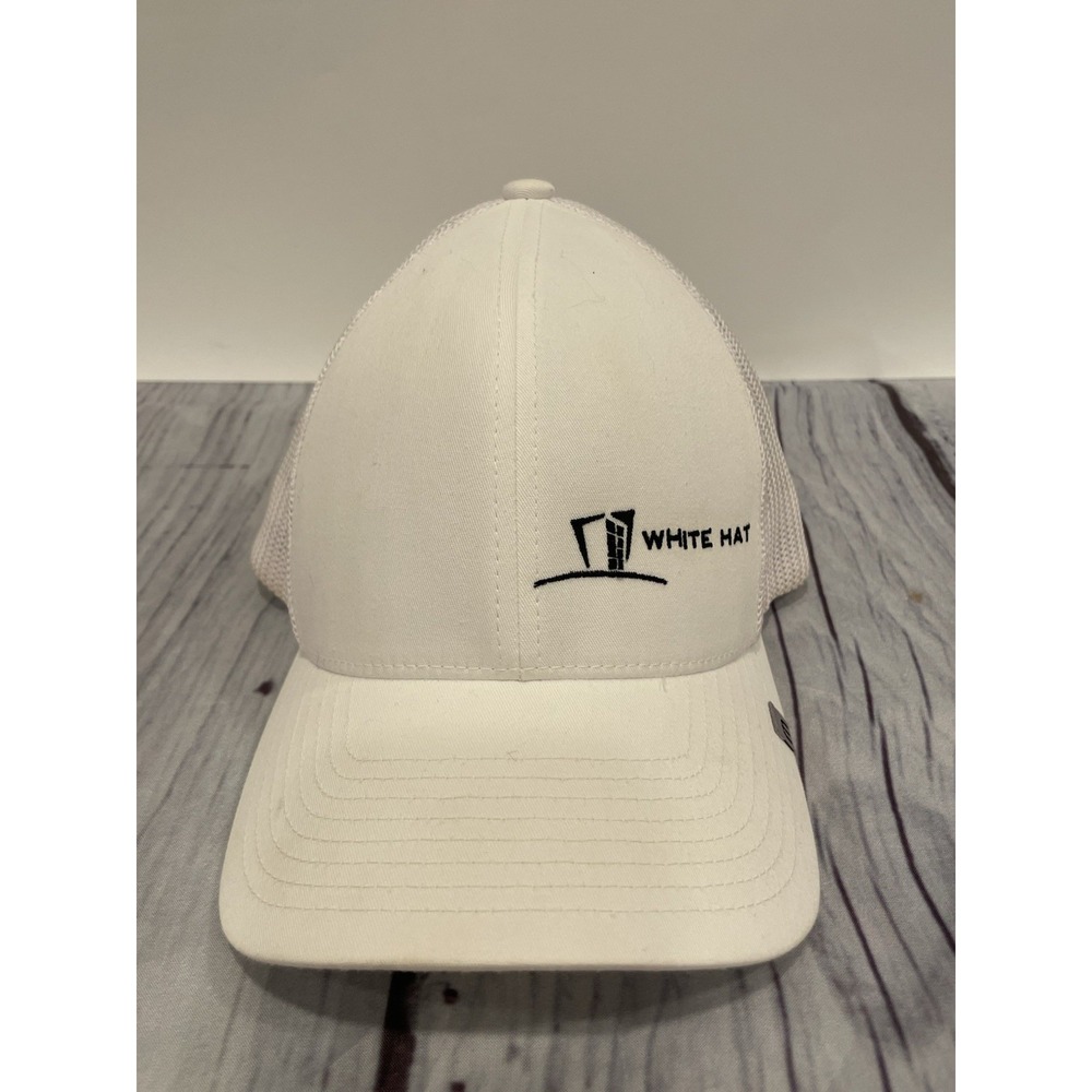 Travis Matthew "White Hat" Adjustable - GUC